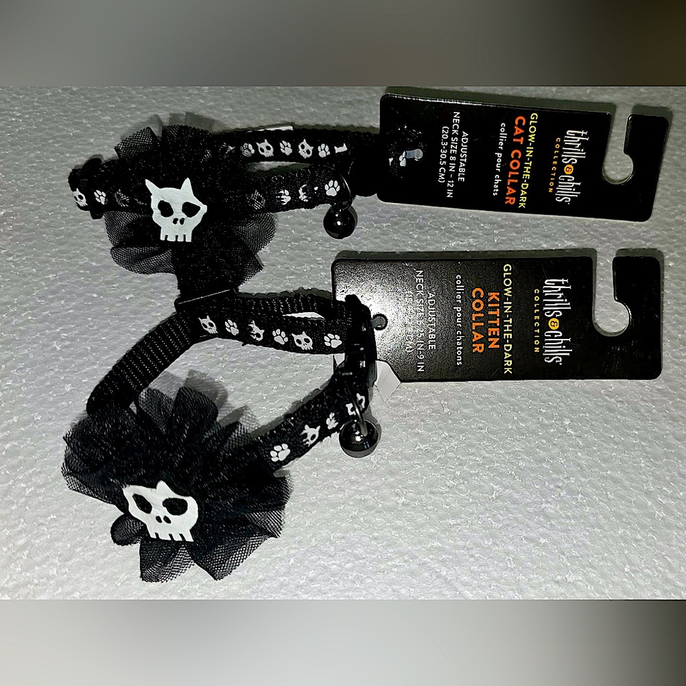 Thrills & Chills Cat/Kitten Skulls w/Bow Collar